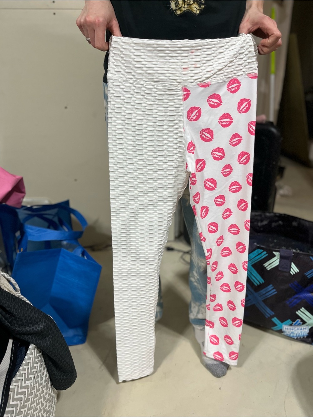 White & Pink Kiss-Print Girls' Leggings